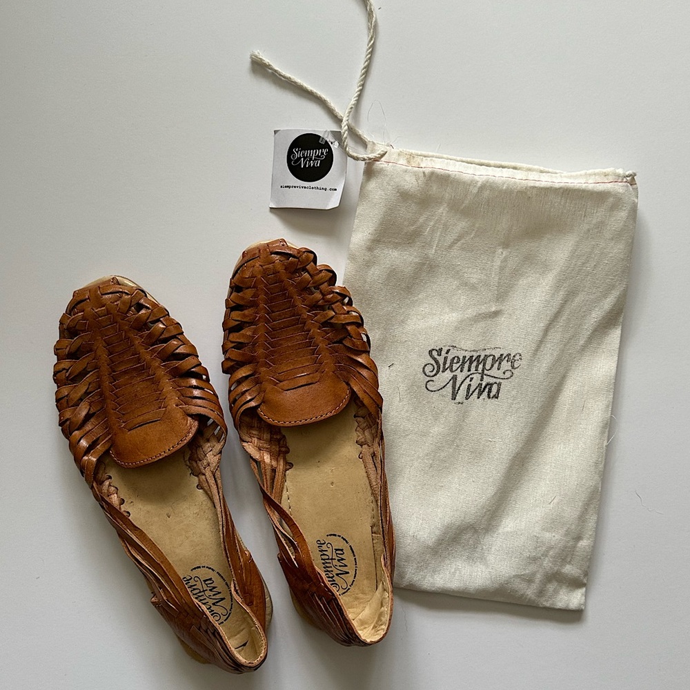 Siempre Viva Huarache Flat Sandal - size 9 - brown leather - new in bag